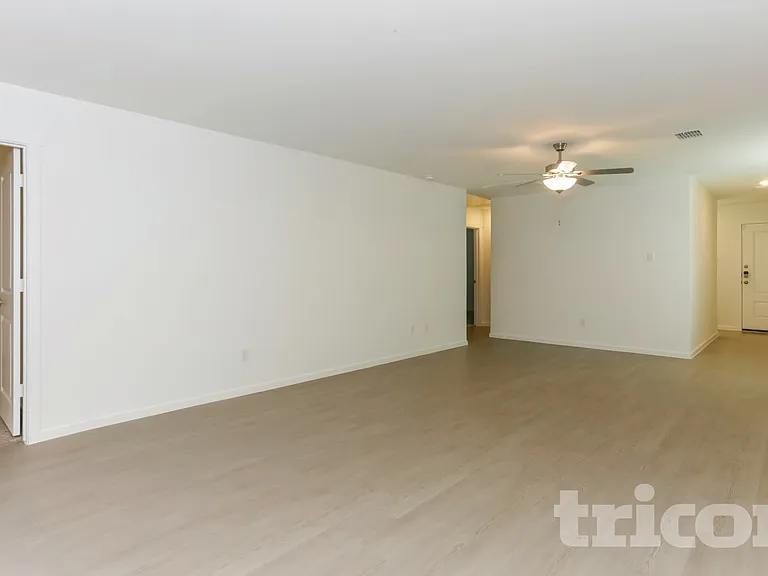 1340 Amapola Dr — Photo 3