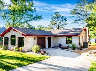 1019 Kiowa Dr W, Lake Kiowa, TX 76240