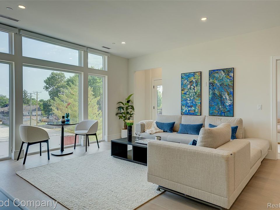 110 Austin Ave #303, photo 9