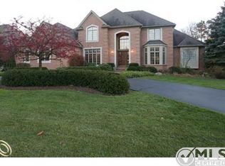 927 Bloomfield Knoll Dr, Bloomfield Hills, MI 48304