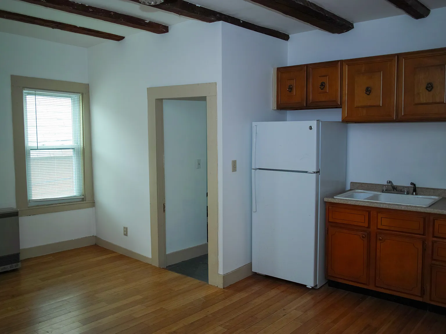 3 bed, $1,600 — Photo 3