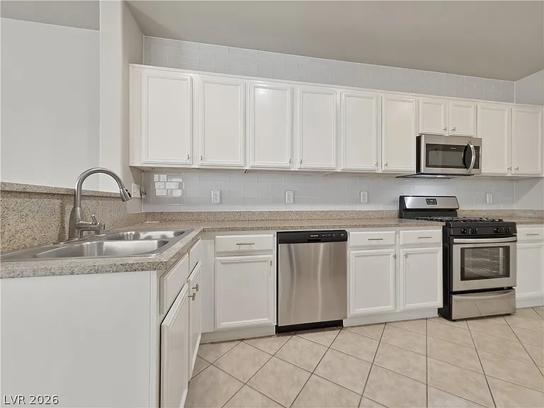 9305 Gold Dove Ct — Photo 17
