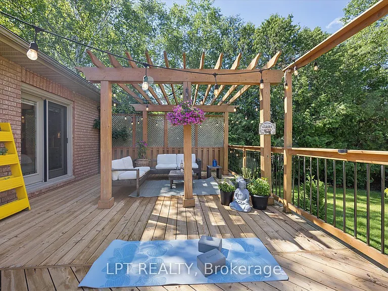 22 Louisa St E — Photo 25