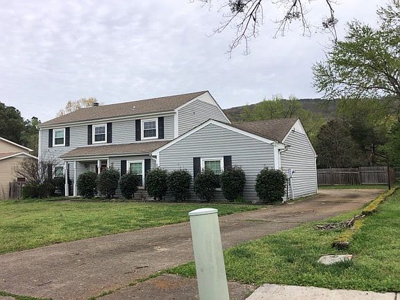 2nd image of 13027 Camelot Dr SE