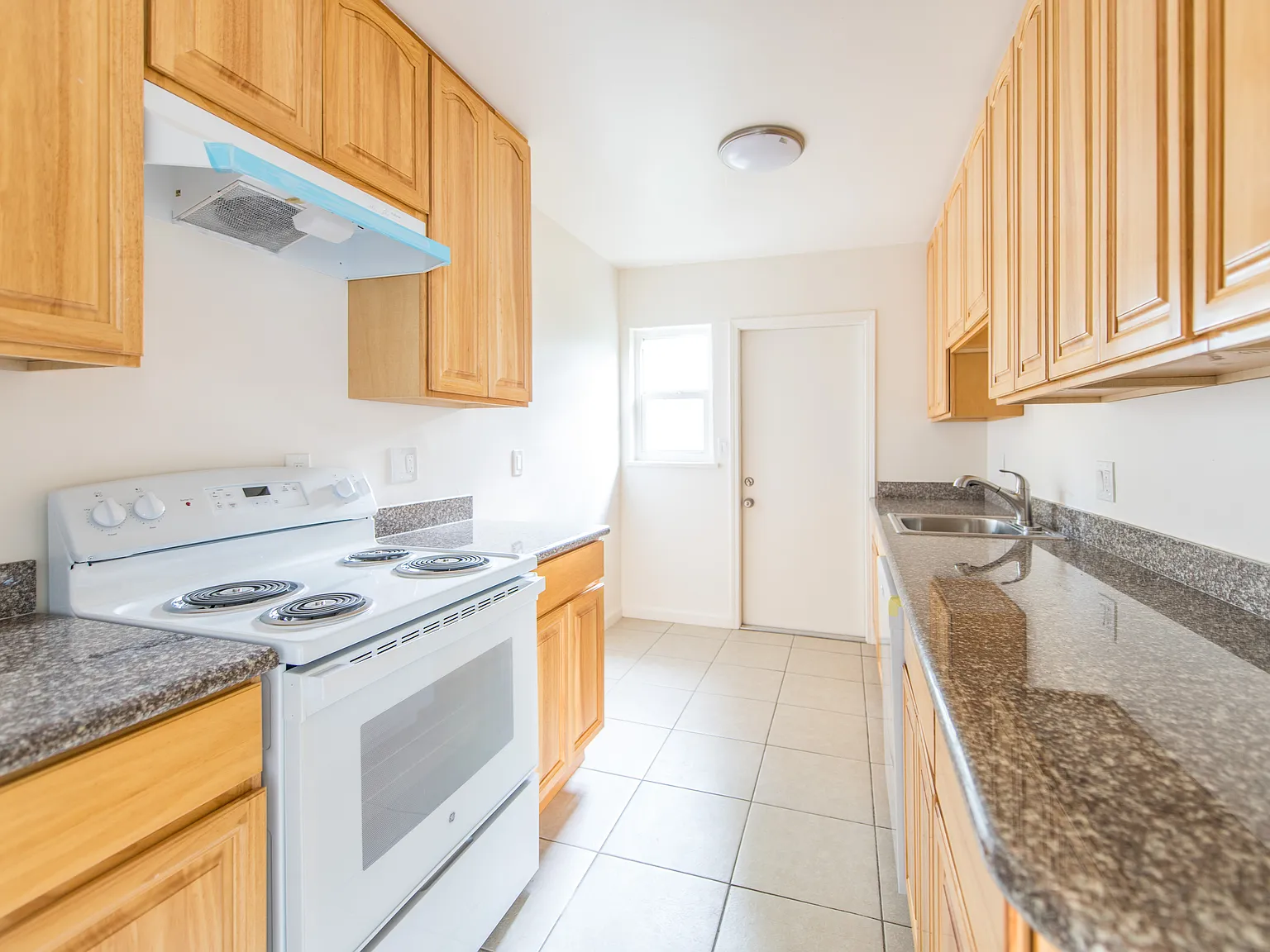 1 bed, 650 sqft, $2,295 — Photo 2