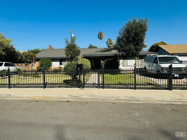 906 Loch Lomond Dr, Bakersfield, CA 93304
