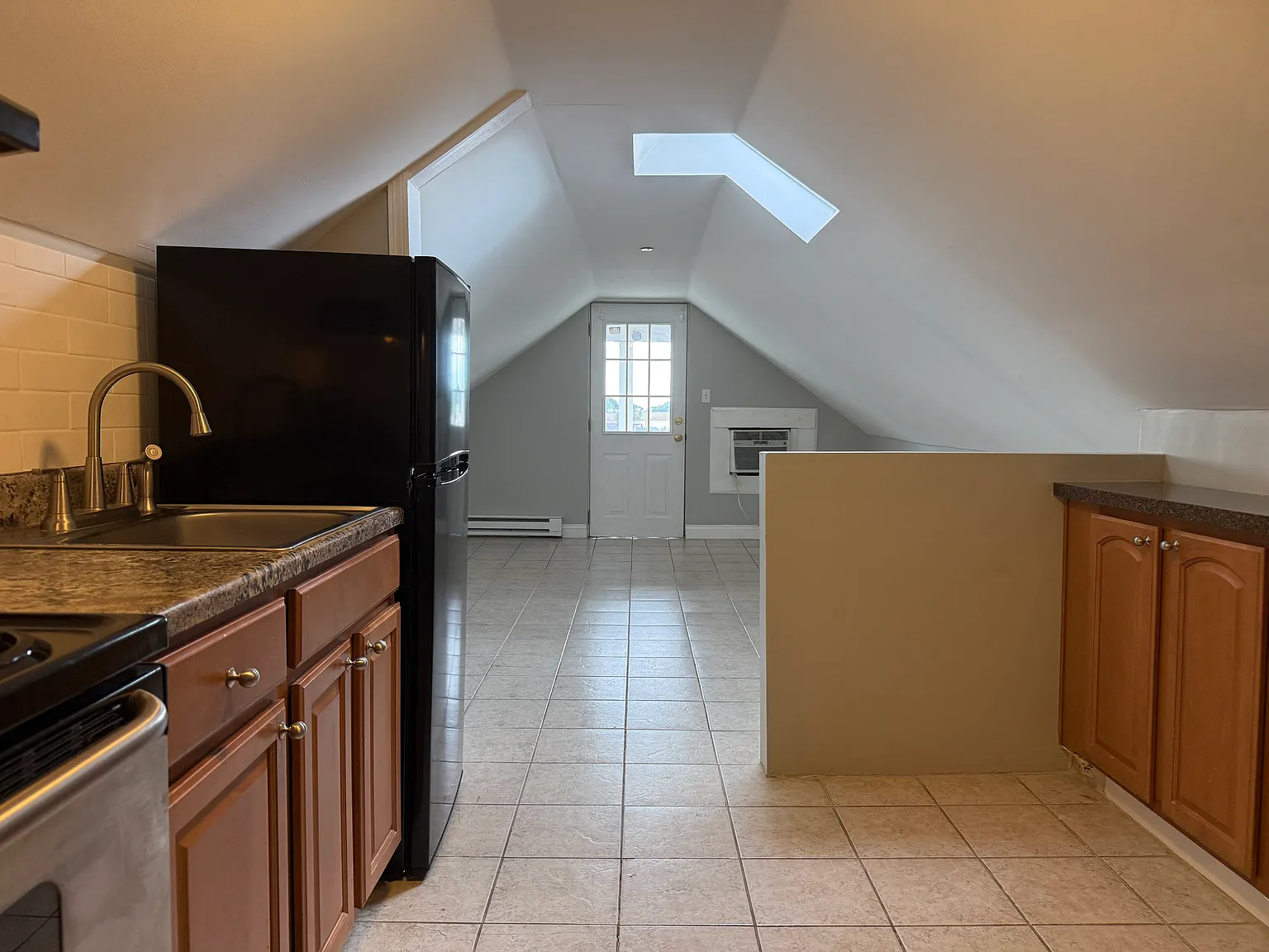 1 bed, 588 sqft, $1,875 — Photo 4