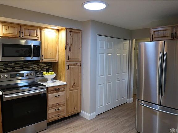 5th image of 448 Ivanhoe Dr