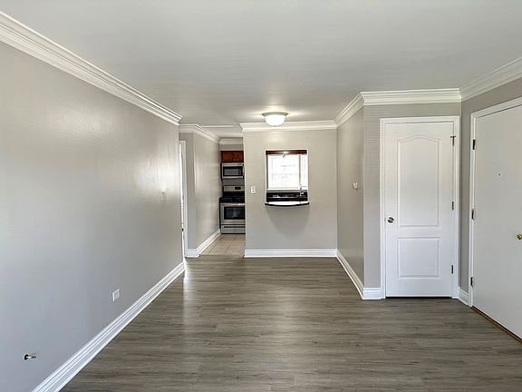 5th image of 9203 Monroe Ave #12