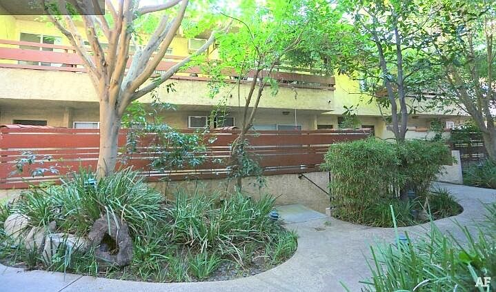 1st image of 909 Westbourne Dr APT 111
