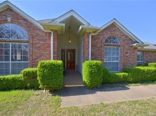 4176 Rawleigh Dr, Fort Worth, TX 76126