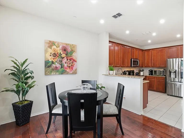 7237 Rembrandt Dr — Photo 8