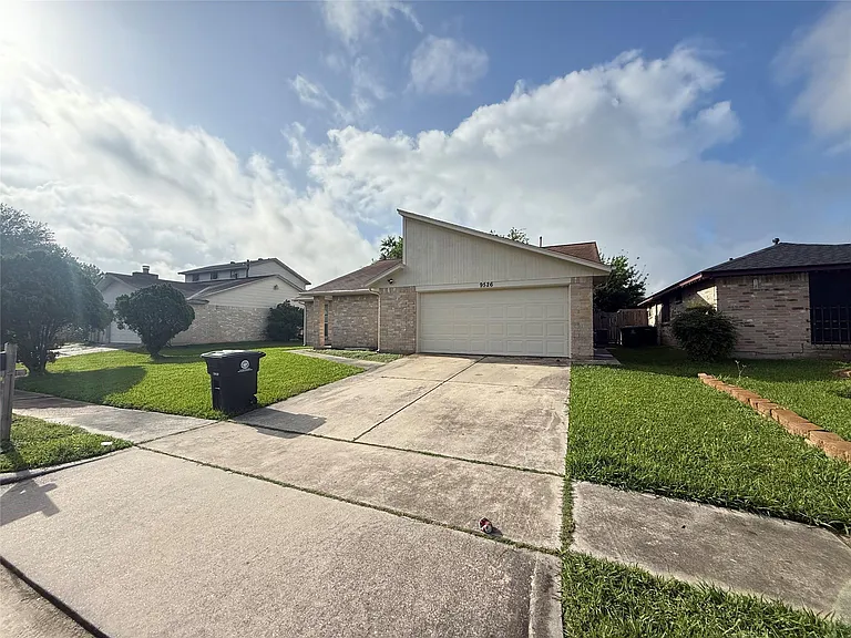 9526 Misty Bridge St — Photo 1