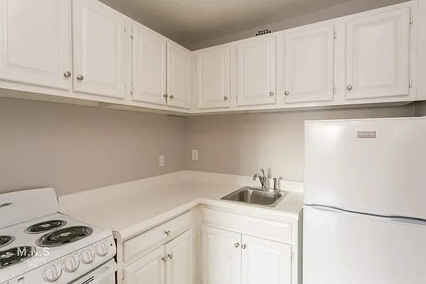 Rented by MNS | media 2