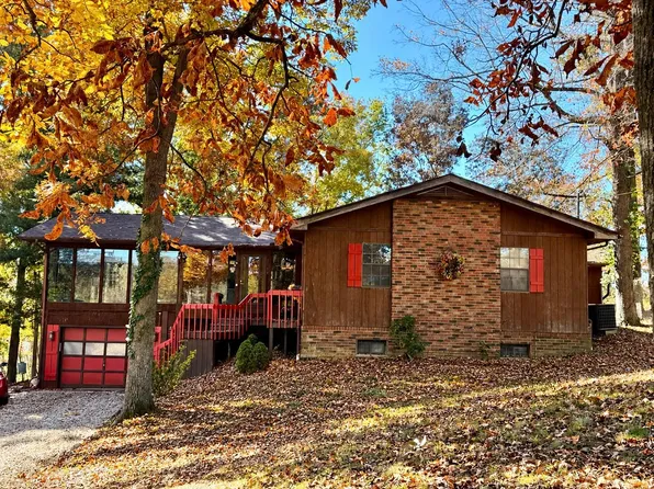 1 Haynie Rd, Huntington, WV 25704