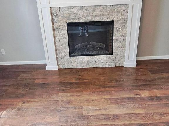 4th image of 215 S Chestnut St #A