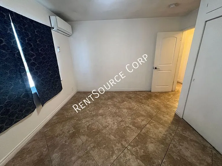 411 S 1st Ave #B — Photo 12