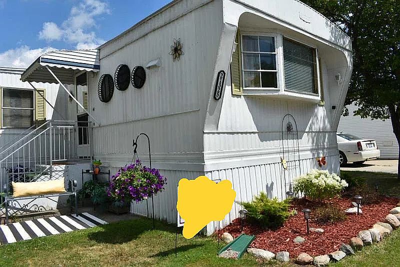1st image of 21325 Chalet Dr