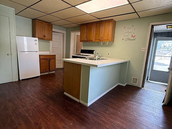 2nd image of 53 Hazel St #1L