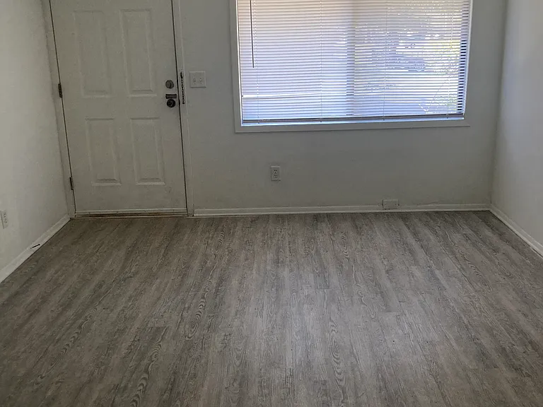 Willow Way Apartments — Photo 19