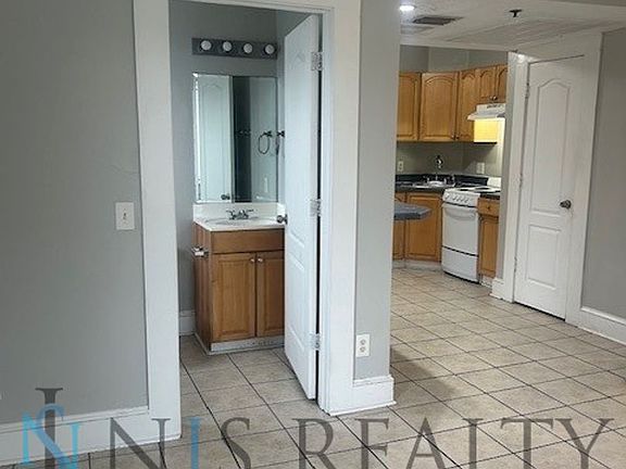 2nd image of 139 Cottage Ave APT 7