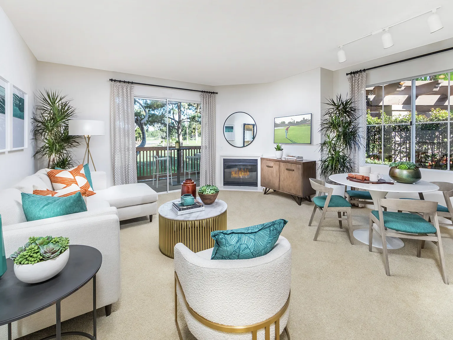 Rancho Monterey Apartment Homes — Photo 4