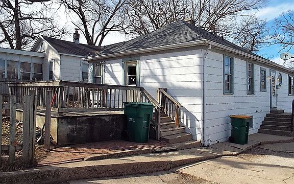 2nd image of 7 W Grand Ave