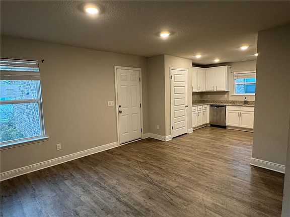 4th image of 106 Pierce Court