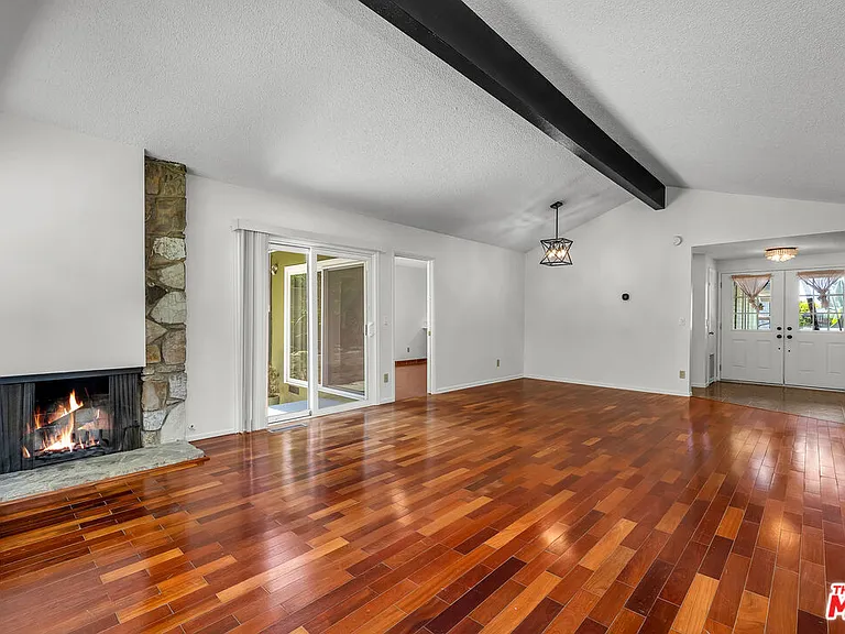 4076 Tropico Way — Photo 3