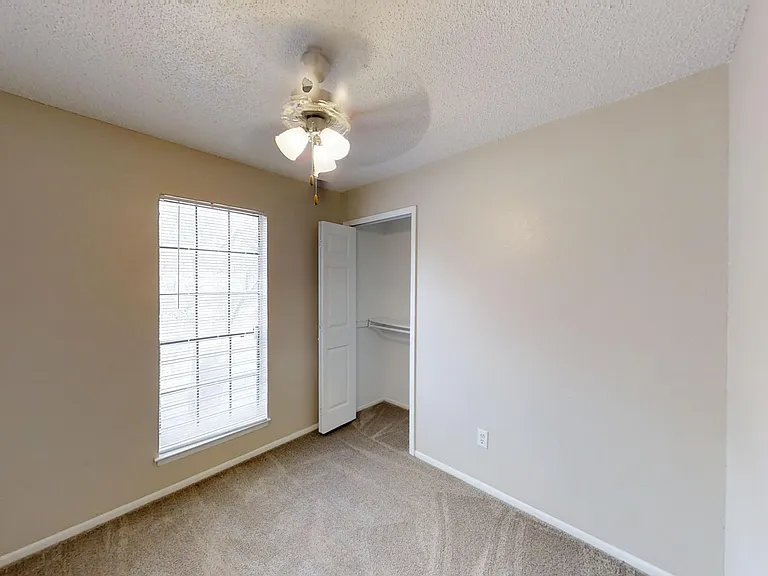 Willow Hill Apartments — Photo 47