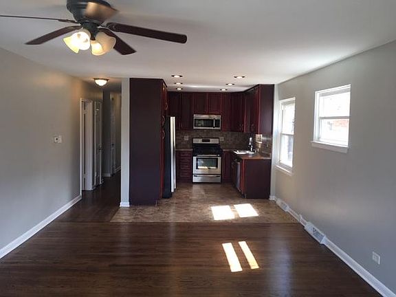 3rd image of 9121 Skokie Blvd #2