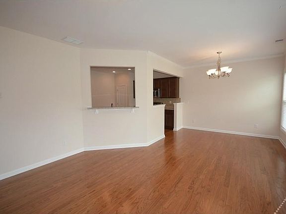 5th image of 2144 Greencrest Cir