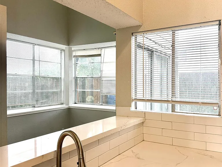 18586 N Lyford Dr — Photo 5