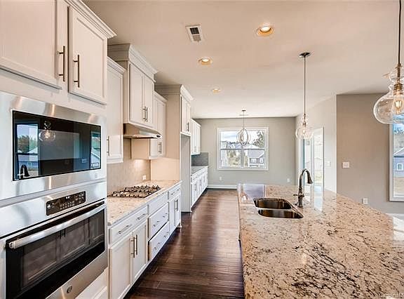 5th image of 1119 Waterlily Dr