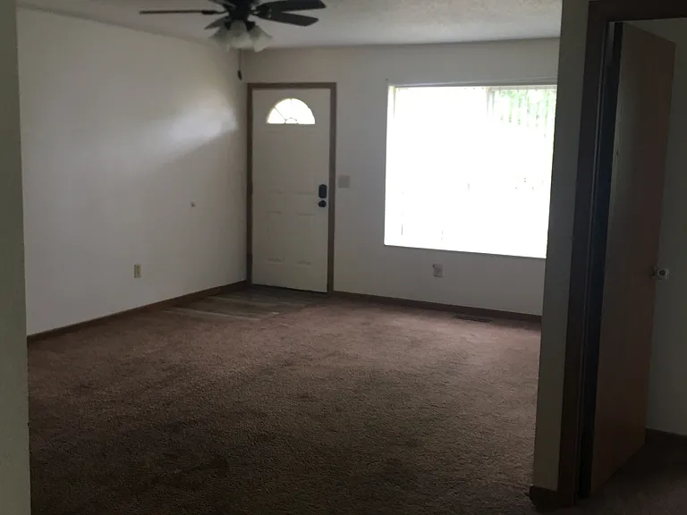 296 Magnolia Dr — Photo 1