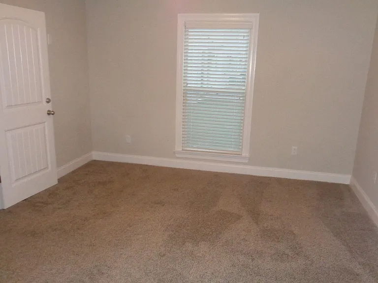 422 Walker Cir — Photo 7
