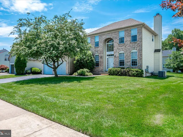 23 Eastwood Dr, East Windsor, NJ 08520