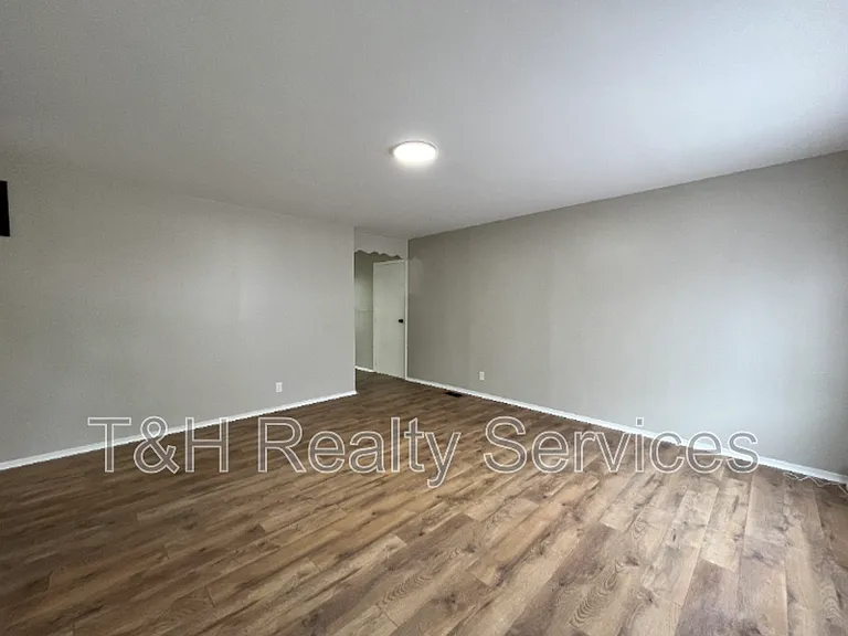 7845 Bonita Ct — Photo 3