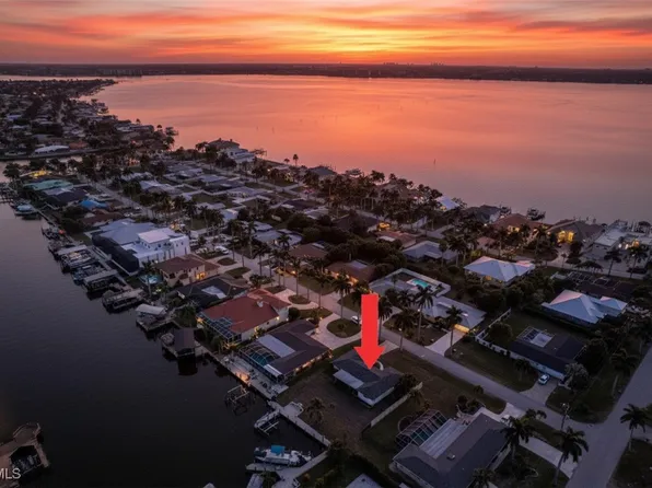 405 Bayshore Dr, Cape Coral, FL 33904