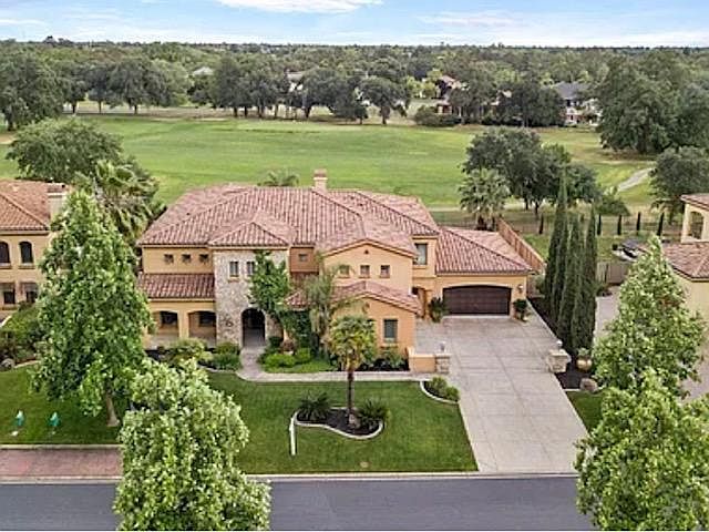 1st image of 8577 Indianwood Ln