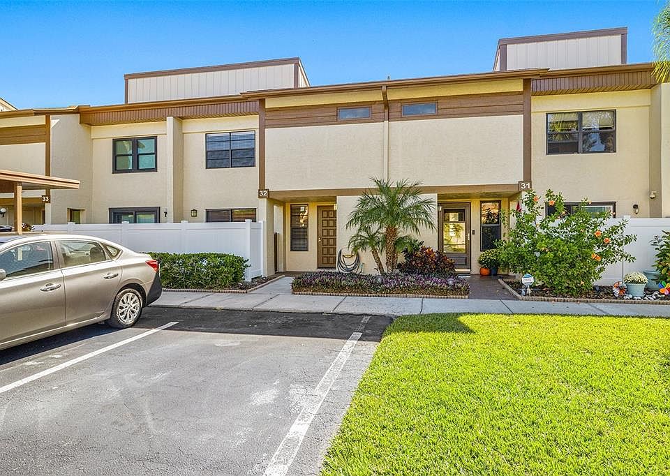 1st image of 9209 SEMINOLE BOULEVARD #32