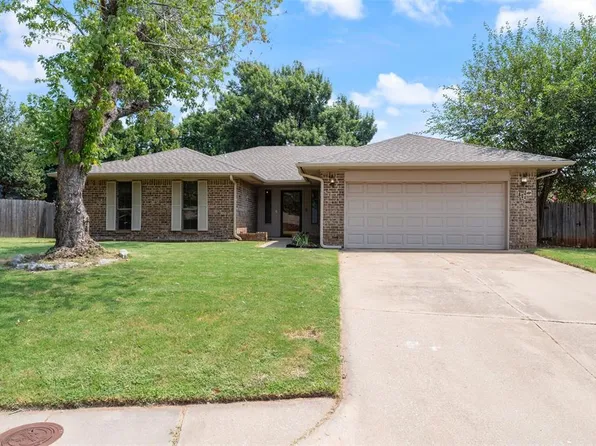 1604 Green Leaf Cir, Edmond, OK 73013