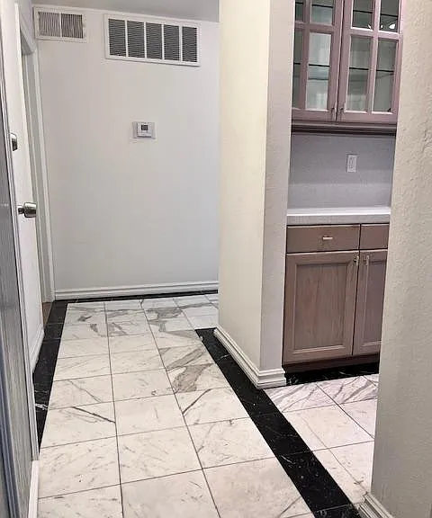 906 N Doheny Dr #512 — Photo 14