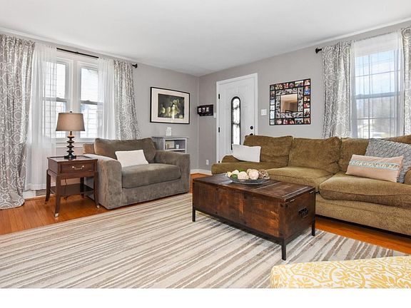 5th image of 219 E Marthart Ave