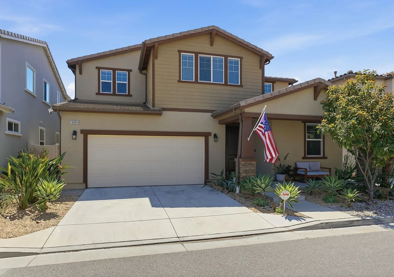 Gorgeous 2 Story Home in the Gated Oak Point Community in North Hills! — Photo 1