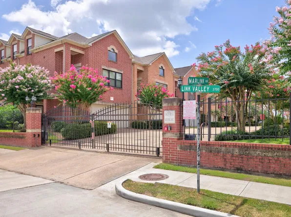 9813 Marlink Ln, Houston, TX 77025