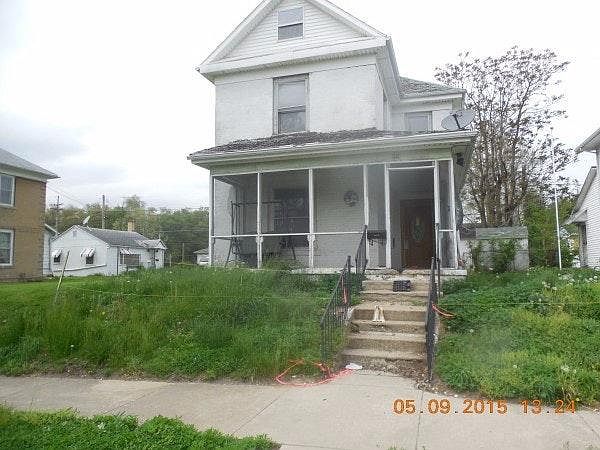 1st image of 916 W Miami Ave