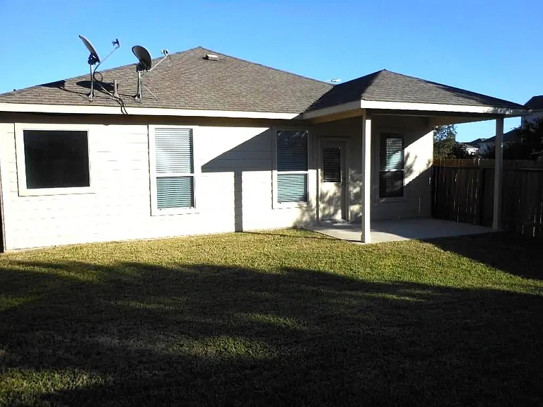 6042 Starbrook Creek Dr — Photo 24