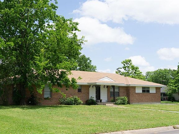 5th image of 2500 Beverly Dr