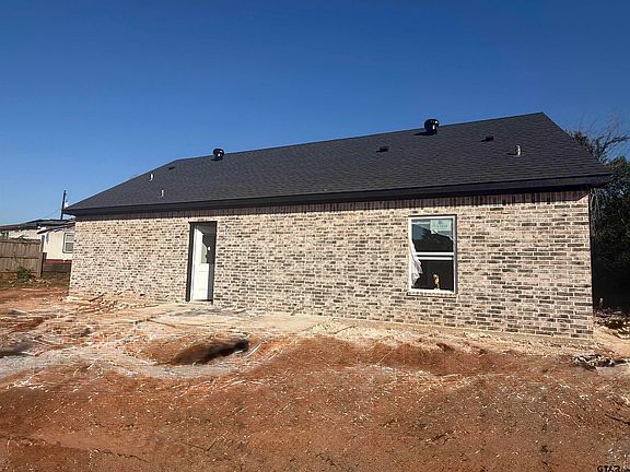 4th image of 159 Sycamore Dr